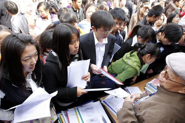 甘肃高考捷报频传，学子们梦想成真，录取喜讯不断！